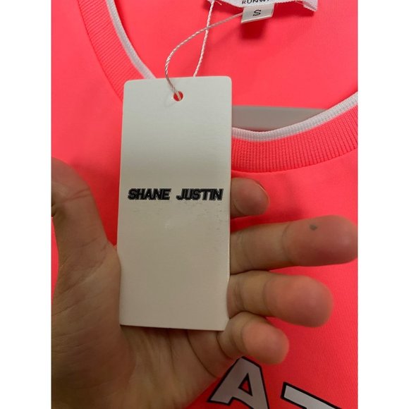 Shane Justin Runway NWT Women Sz Small GOAT Spell Out Fitted Top Shirt Pink - Picture 5 of 7